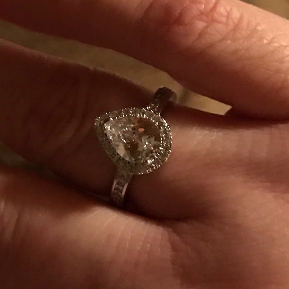 Ladies Fashion Jewelry - Picture 3 of 8